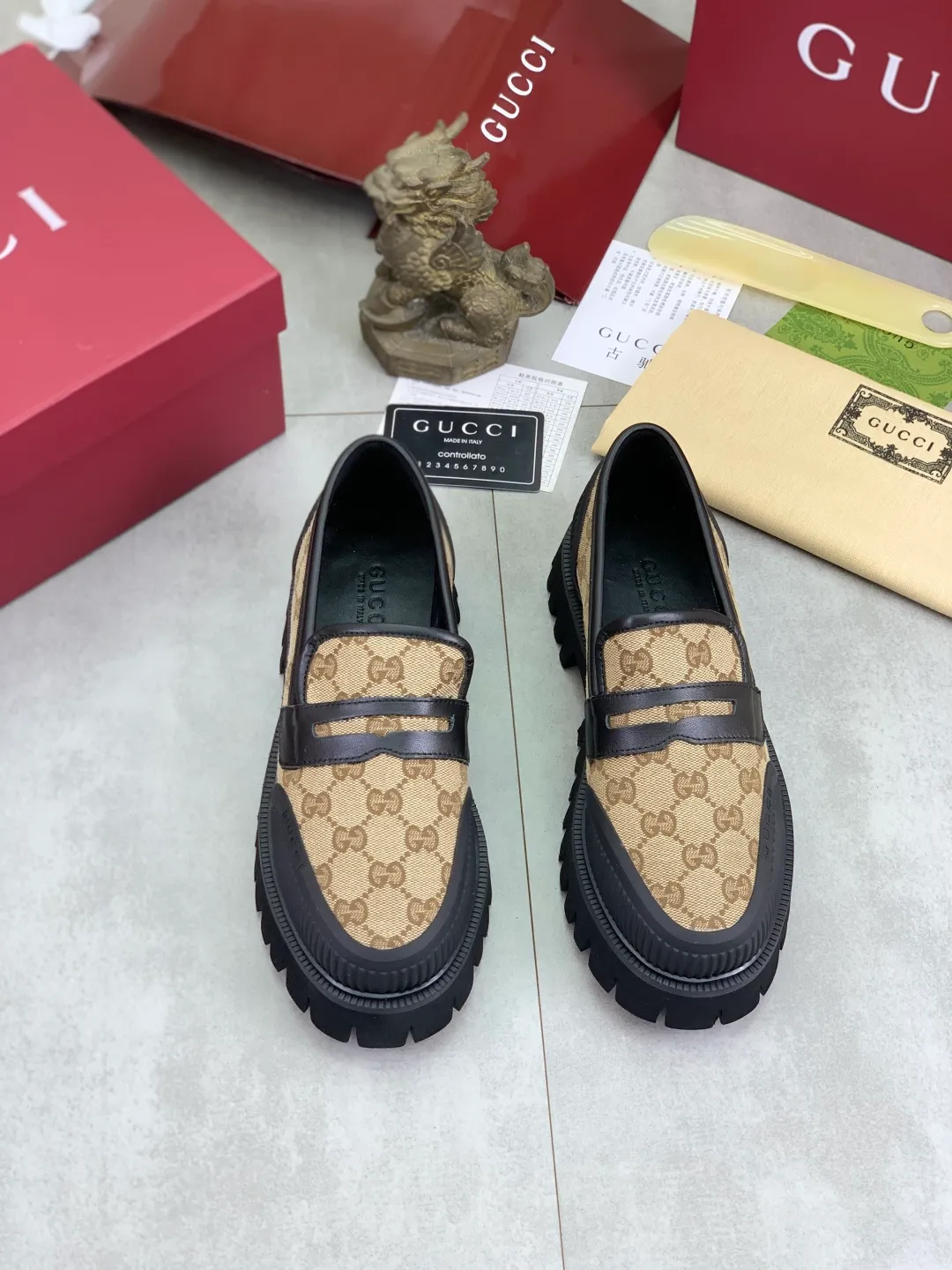 Men's Men's Shoes💰P440💰[New Style] Gucci lazy slip-on couple 🧑‍🤝‍🧑 best selection of leather shoes (Gucci) official website latest Gucci lazy 🎁 leather shoes, hot style 💥 style is simple and elegant, exclusive for trendy men. Unique official website latest brand original double G pressure Floral elements 👑 Original Gucci decoration, fashionable and elegant, original calf leather with double G denim ✅ Fully imported soft sheepskin lining, official website designated wear-resistant, rubber business outsole, classic model taken in person 🎬 Size: 36-46 Various colors available
